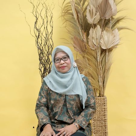 8. DRA. ENDAH ASTARIANI, M.SI