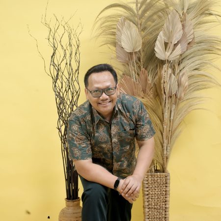 9. BAMBANG DEWANTORO, S.KOM. M.M.